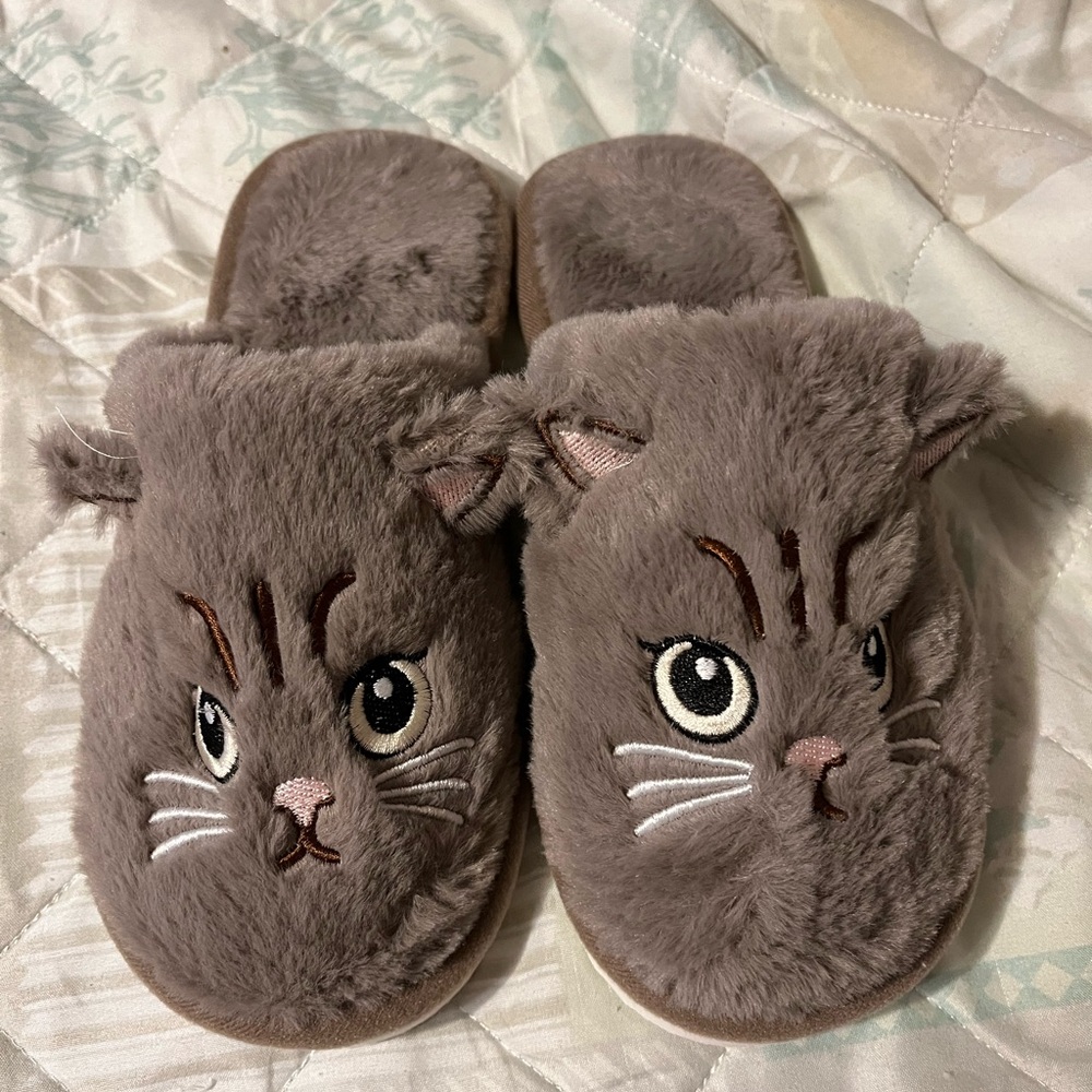 Cute Cat Face Fuzzy Slippers